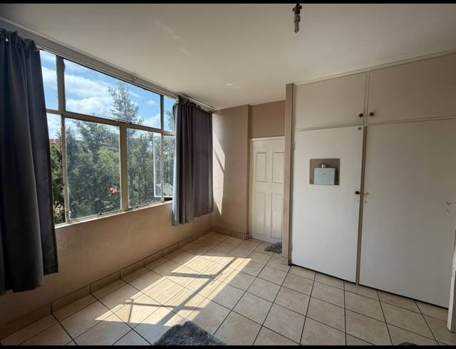 3 BEDROOM APARTMENT FOR SALE IN SUNNYSIDE